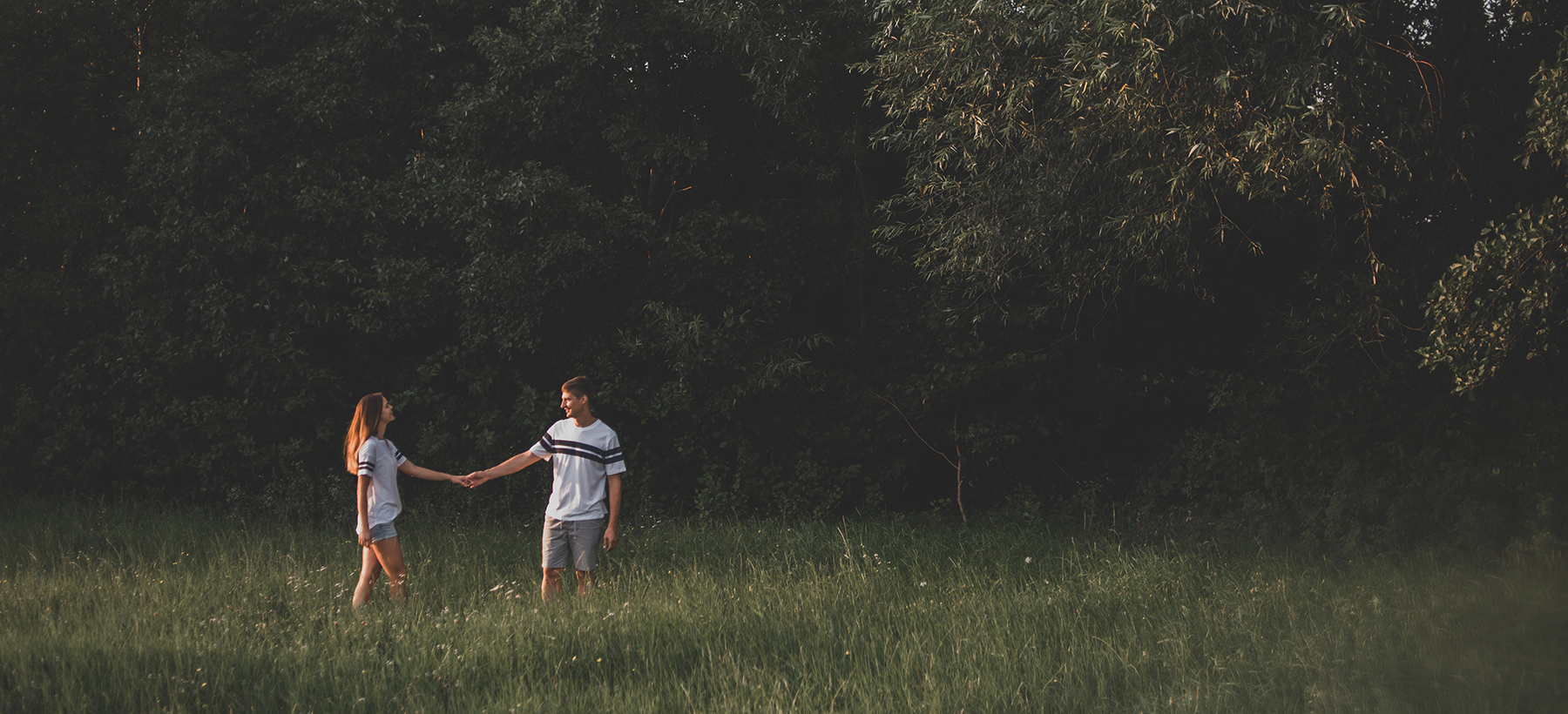 Engagement photography in nature.