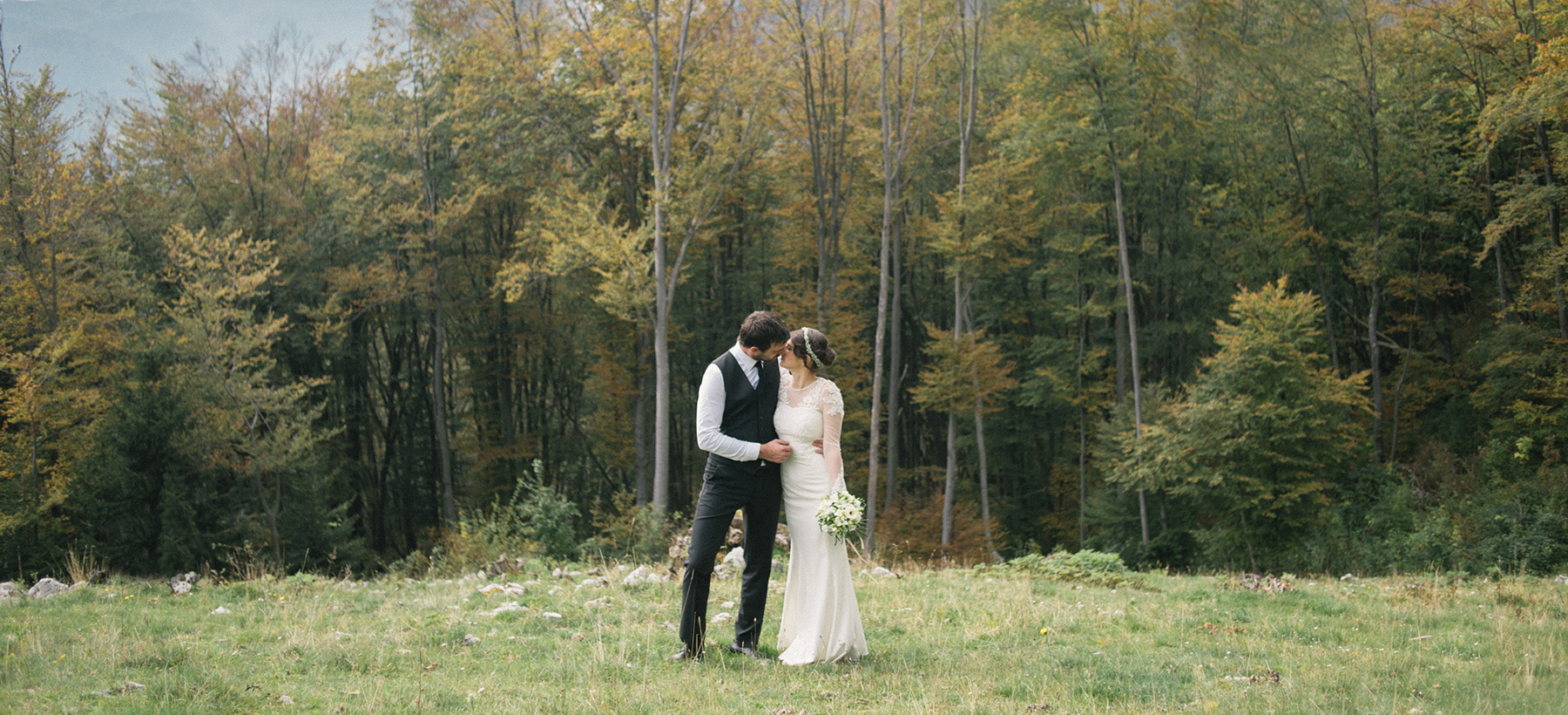 Wedding photography on the lawn.